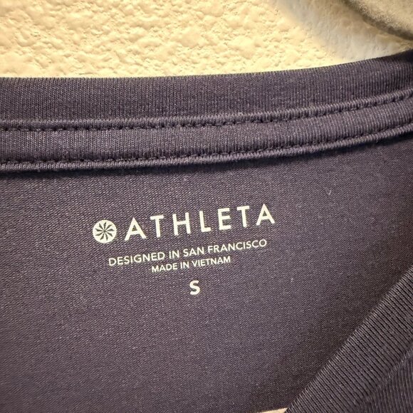 Athleta Women's Essence Twist Top Activewear Size S Yoga Workout‎ Thumbholes - Picture 8 of 11